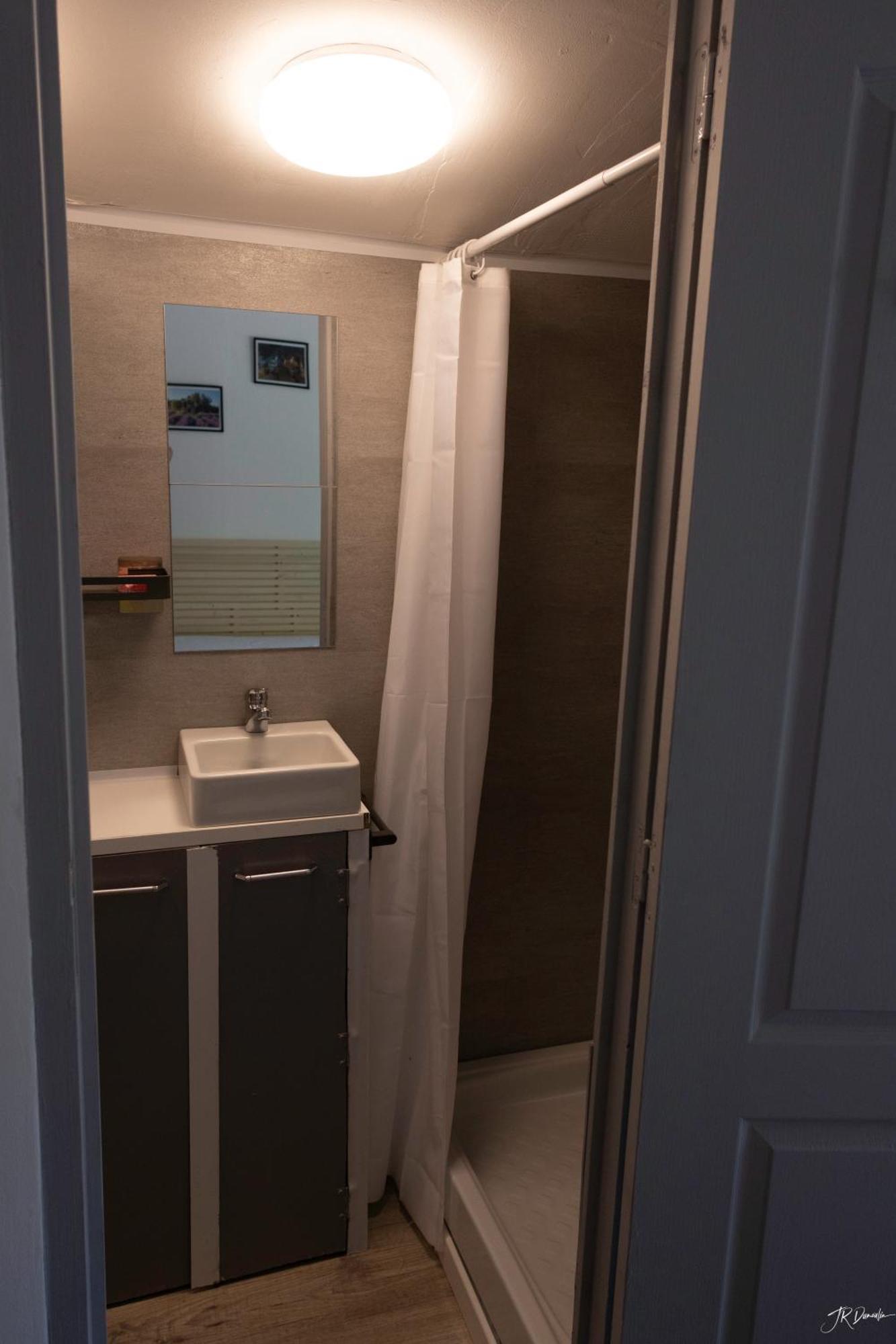 Studio Dans Le Luberon Cereste Ngoại thất bức ảnh