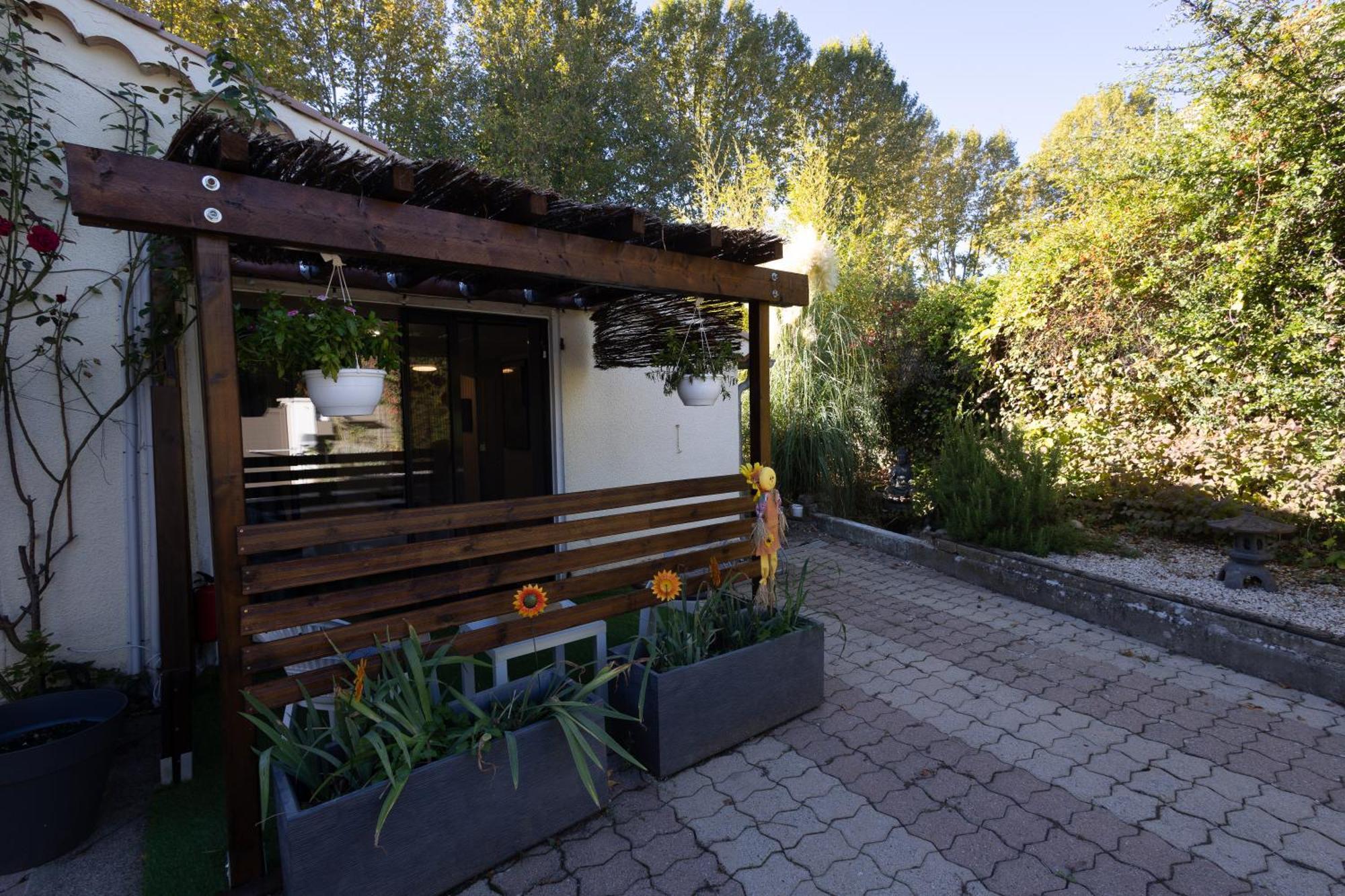 Studio Dans Le Luberon Cereste Ngoại thất bức ảnh
